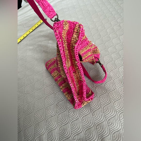 🆕 Free People Brunch Date crossbody clutch in pink punch - Picture 5 of 12